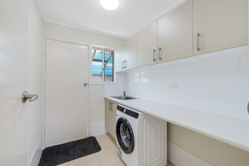 5 EDNA Street, Currimundi, QLD 4551 AUS