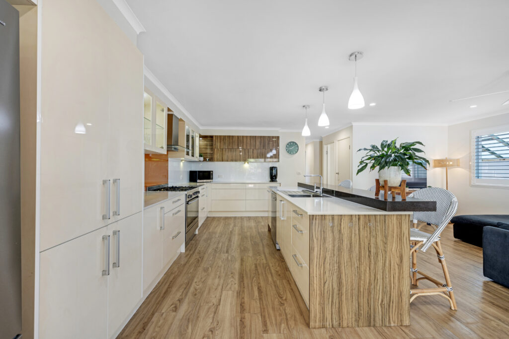 5 EDNA Street, Currimundi, QLD 4551 AUS