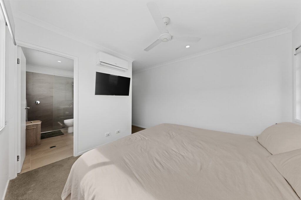 24/2 COLLEGE Court, Little Mountain, QLD 4551 AUS