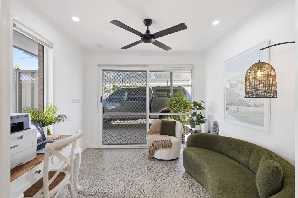 13 CROWN Street, Currimundi, QLD 4551 AUS