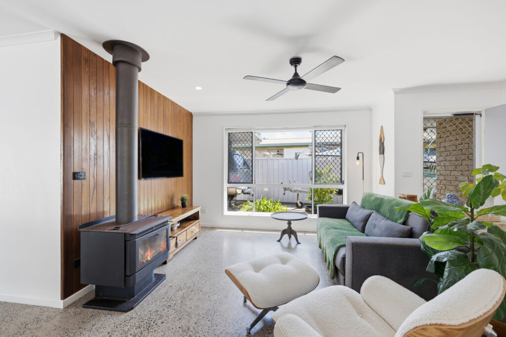 13 CROWN Street, Currimundi, QLD 4551 AUS