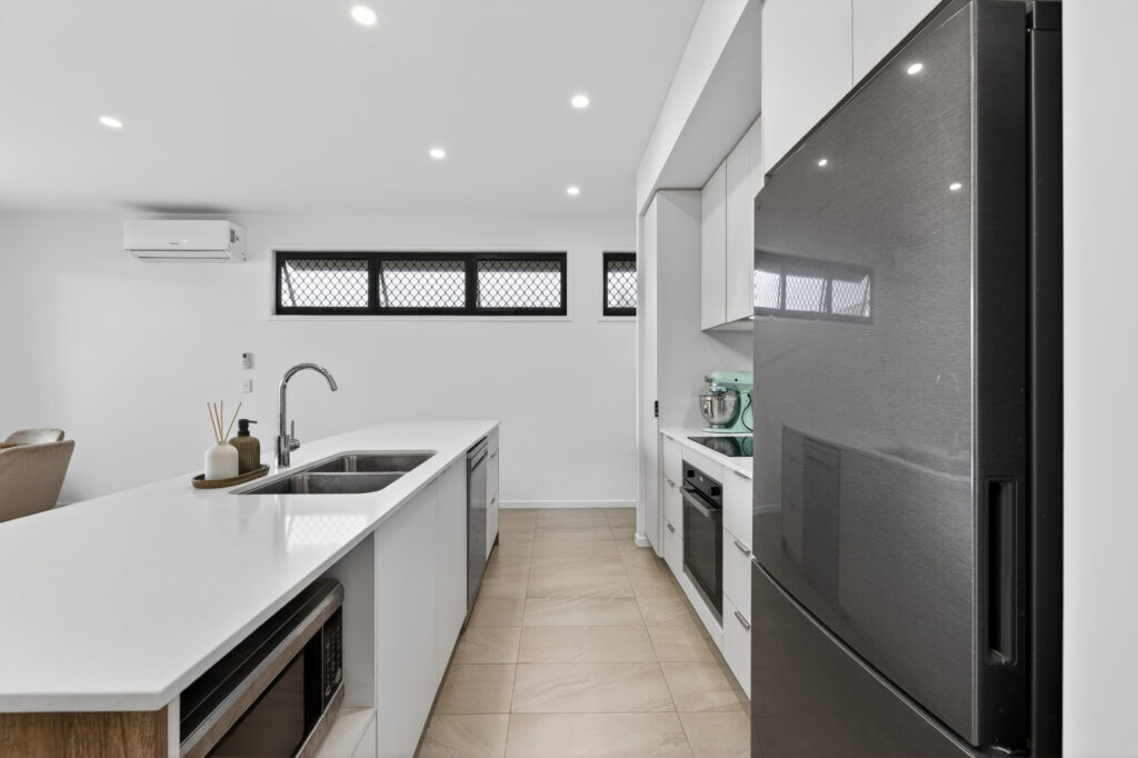 24/2 COLLEGE Court, Little Mountain, QLD 4551 AUS