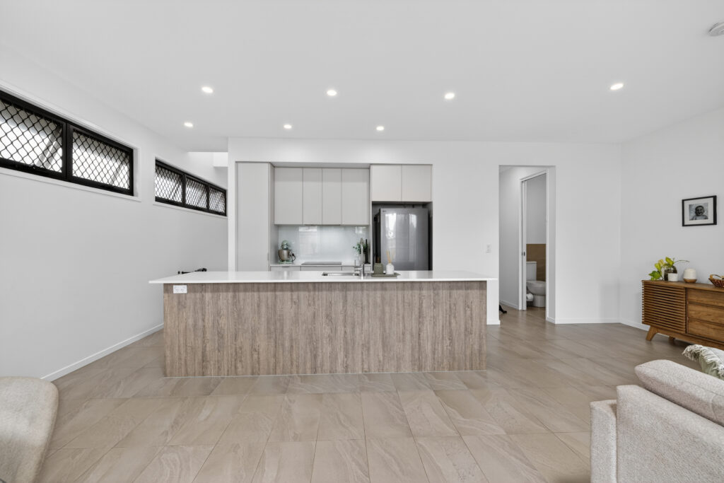 24/2 COLLEGE Court, Little Mountain, QLD 4551 AUS