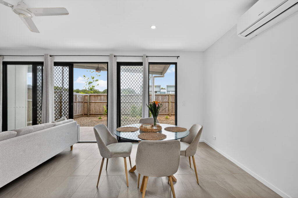 24/2 COLLEGE Court, Little Mountain, QLD 4551 AUS