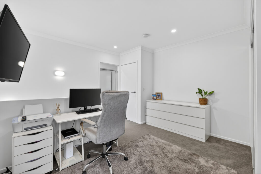 24/2 COLLEGE Court, Little Mountain, QLD 4551 AUS