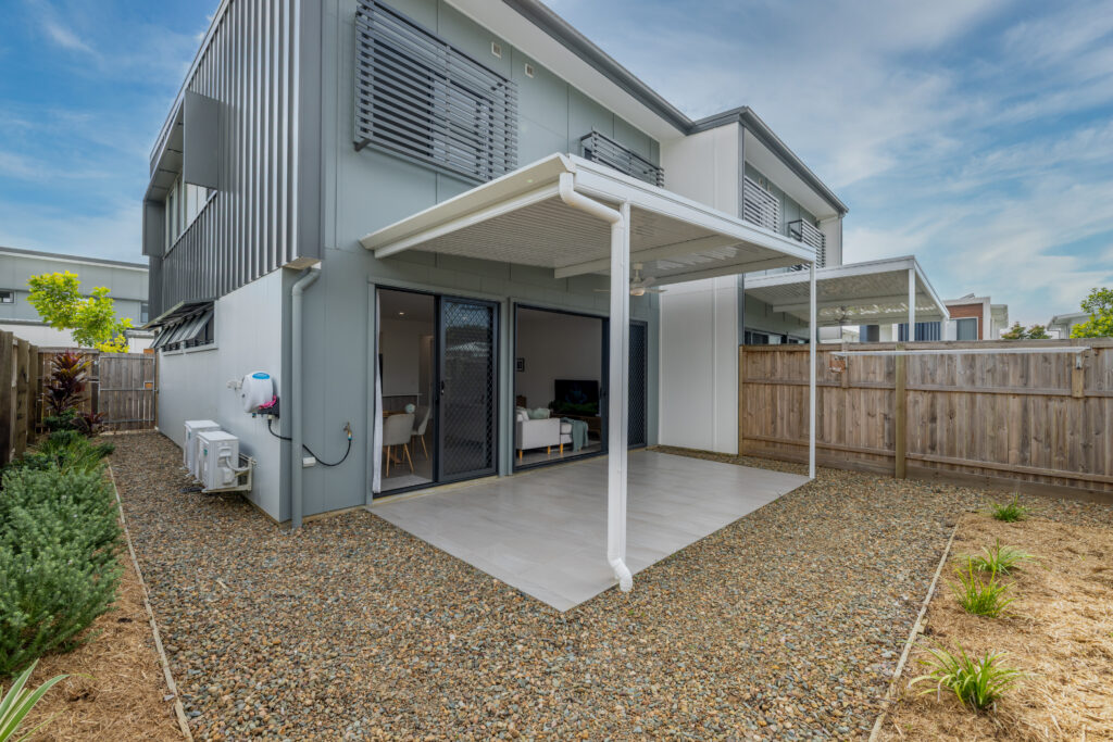 24/2 COLLEGE Court, Little Mountain, QLD 4551 AUS