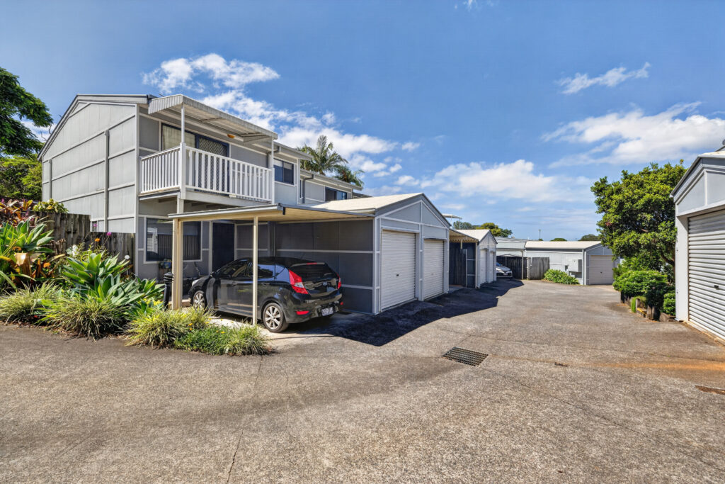 2/17 PINE CAMP Road, Beerwah, QLD 4519 AUS
