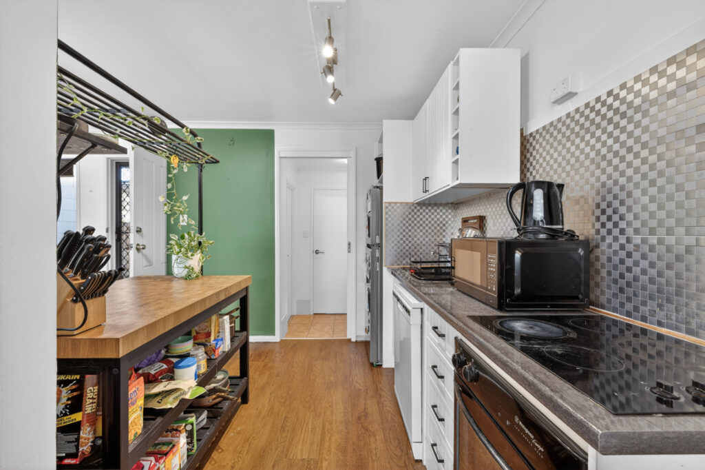 2/17 PINE CAMP Road, Beerwah, QLD 4519 AUS