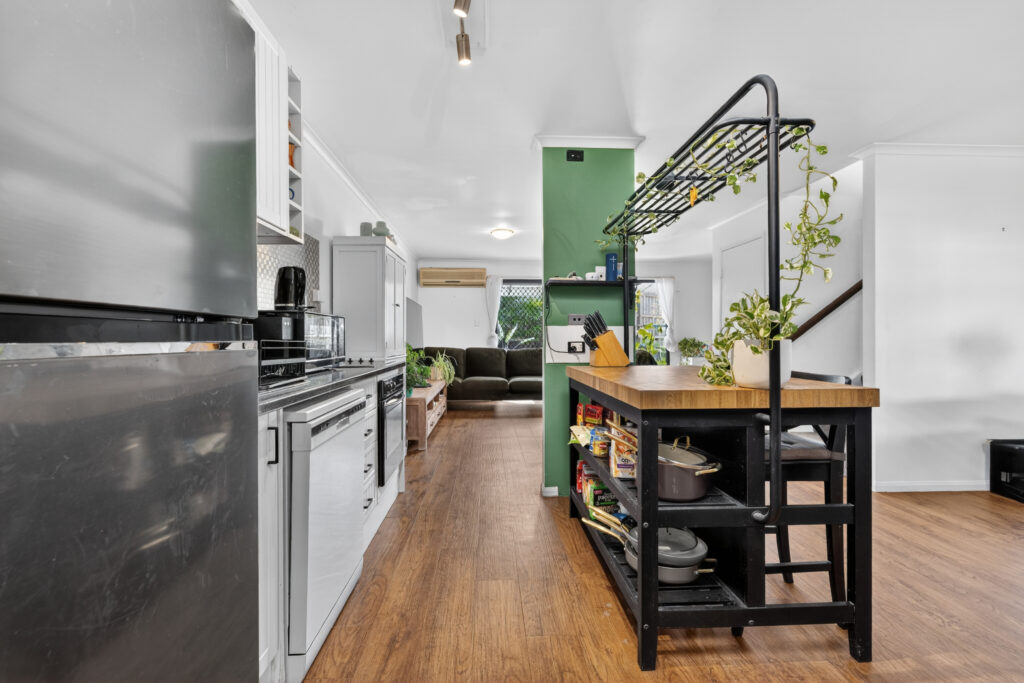 2/17 PINE CAMP Road, Beerwah, QLD 4519 AUS