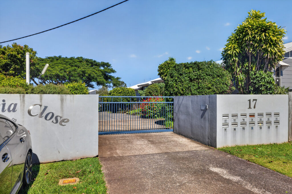 2/17 PINE CAMP Road, Beerwah, QLD 4519 AUS