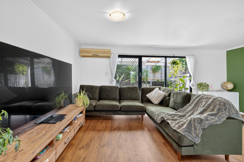 2/17 PINE CAMP Road, Beerwah, QLD 4519 AUS