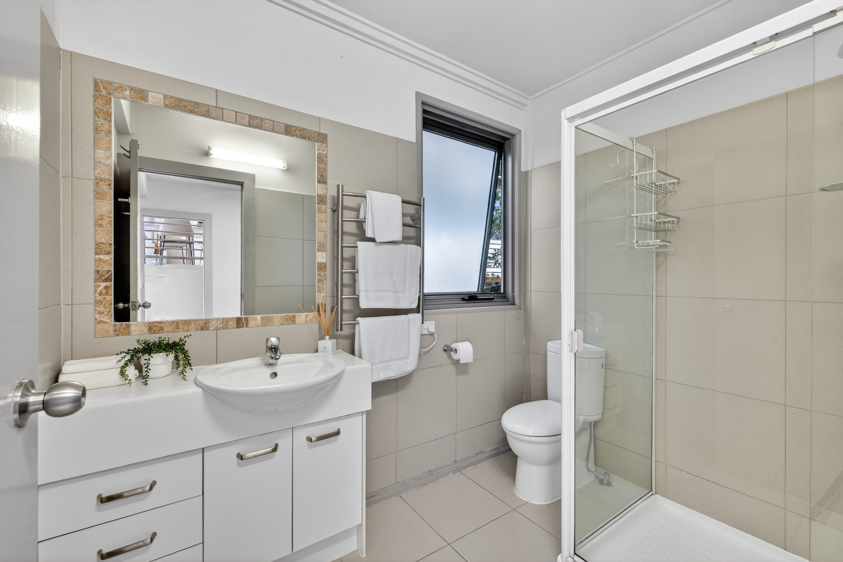 11 PANORAMA Crescent 11 PANORAMA Crescent, Buderim, QLD 4556 AUS