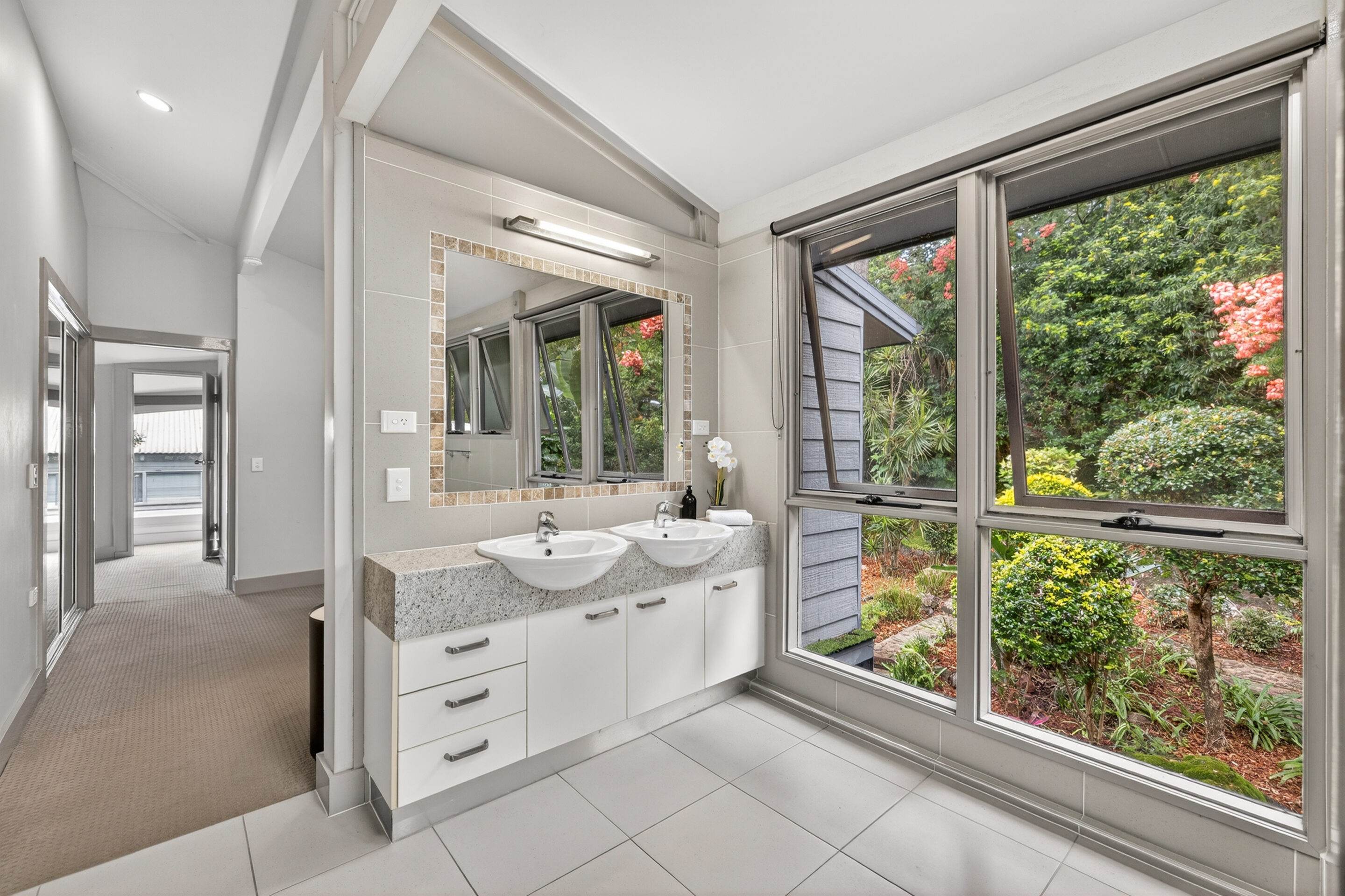 11 PANORAMA Crescent 11 PANORAMA Crescent, Buderim, QLD 4556 AUS