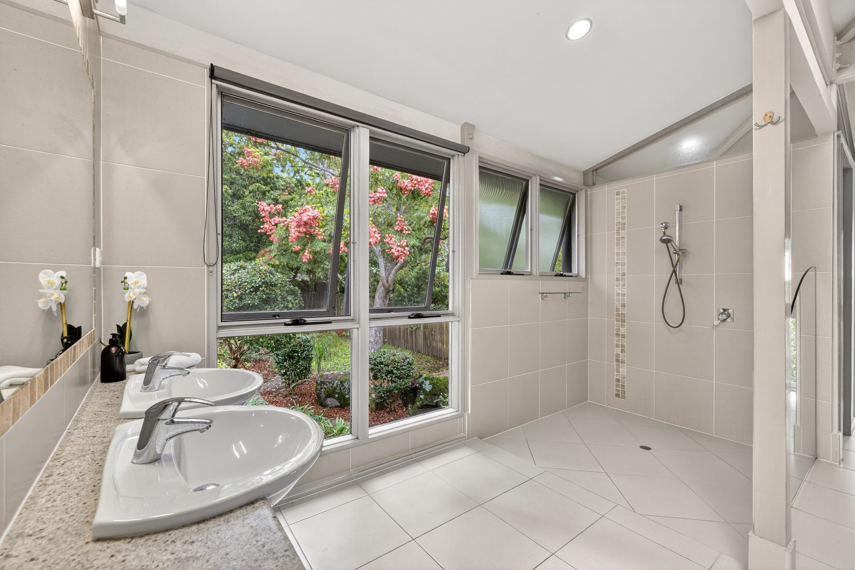 11 PANORAMA Crescent 11 PANORAMA Crescent, Buderim, QLD 4556 AUS