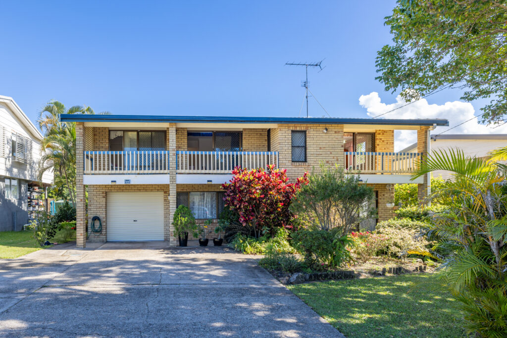 12 HILL Street, Currimundi, QLD 4551 AUS