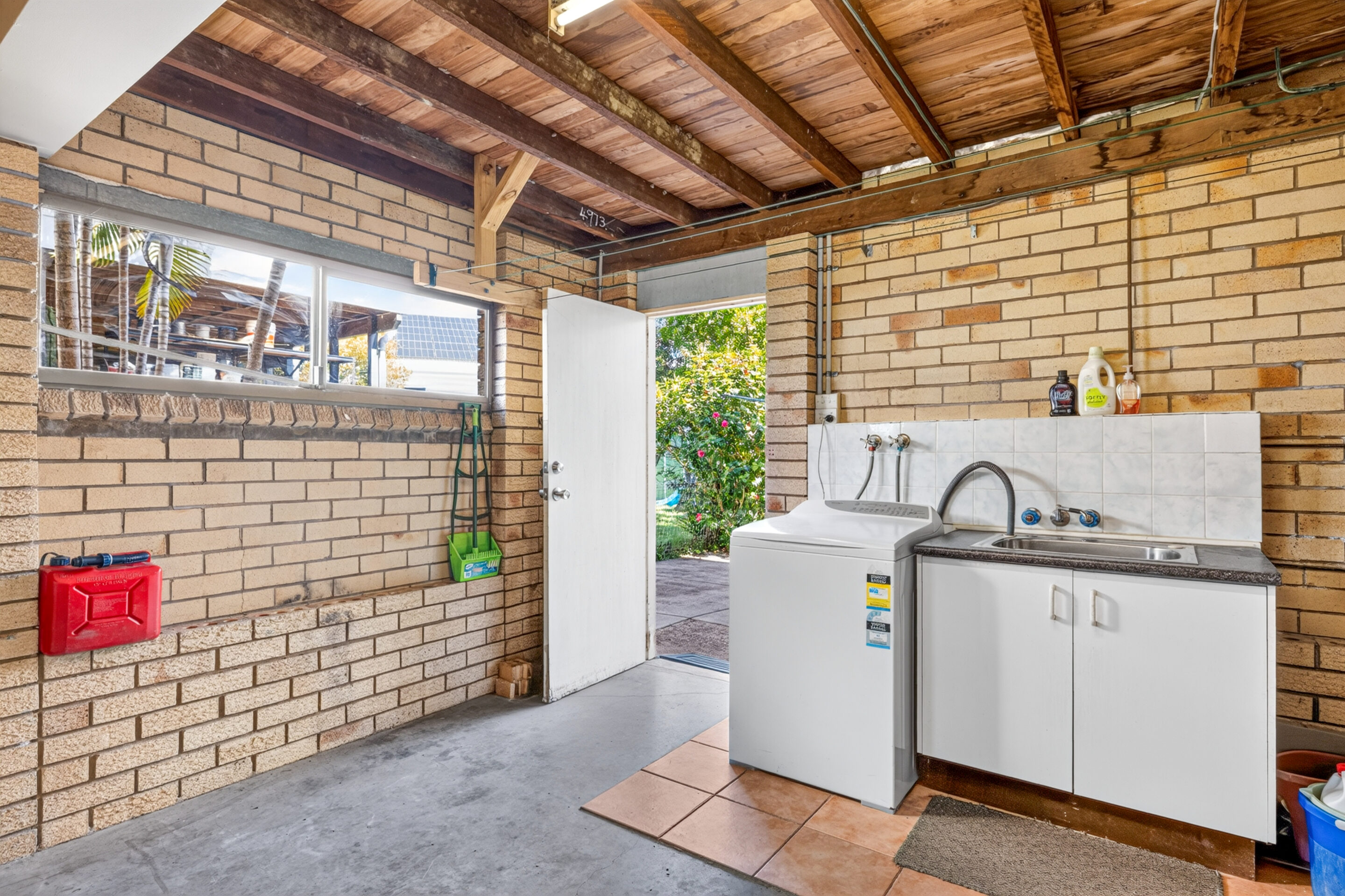 12 HILL Street 12 HILL Street, Currimundi, QLD 4551 AUS