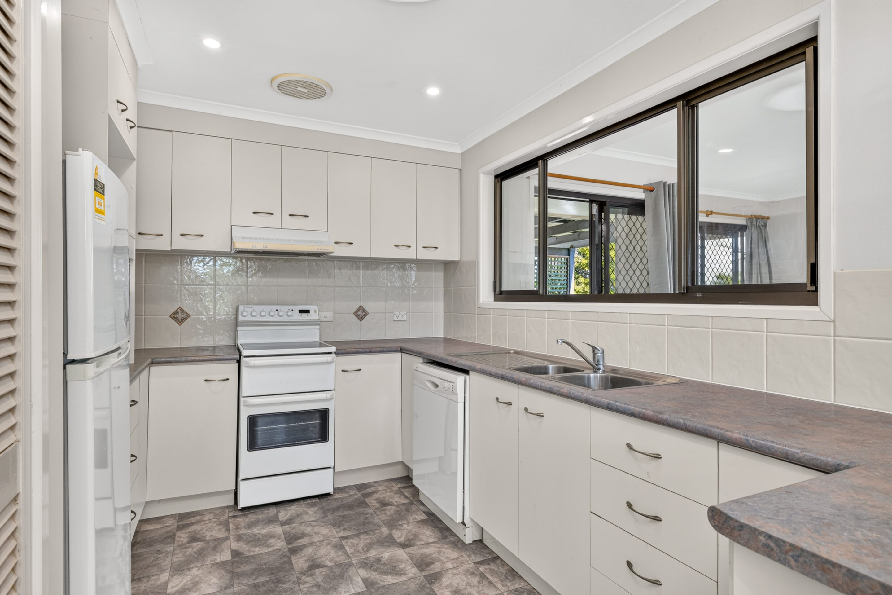12 HILL Street 12 HILL Street, Currimundi, QLD 4551 AUS