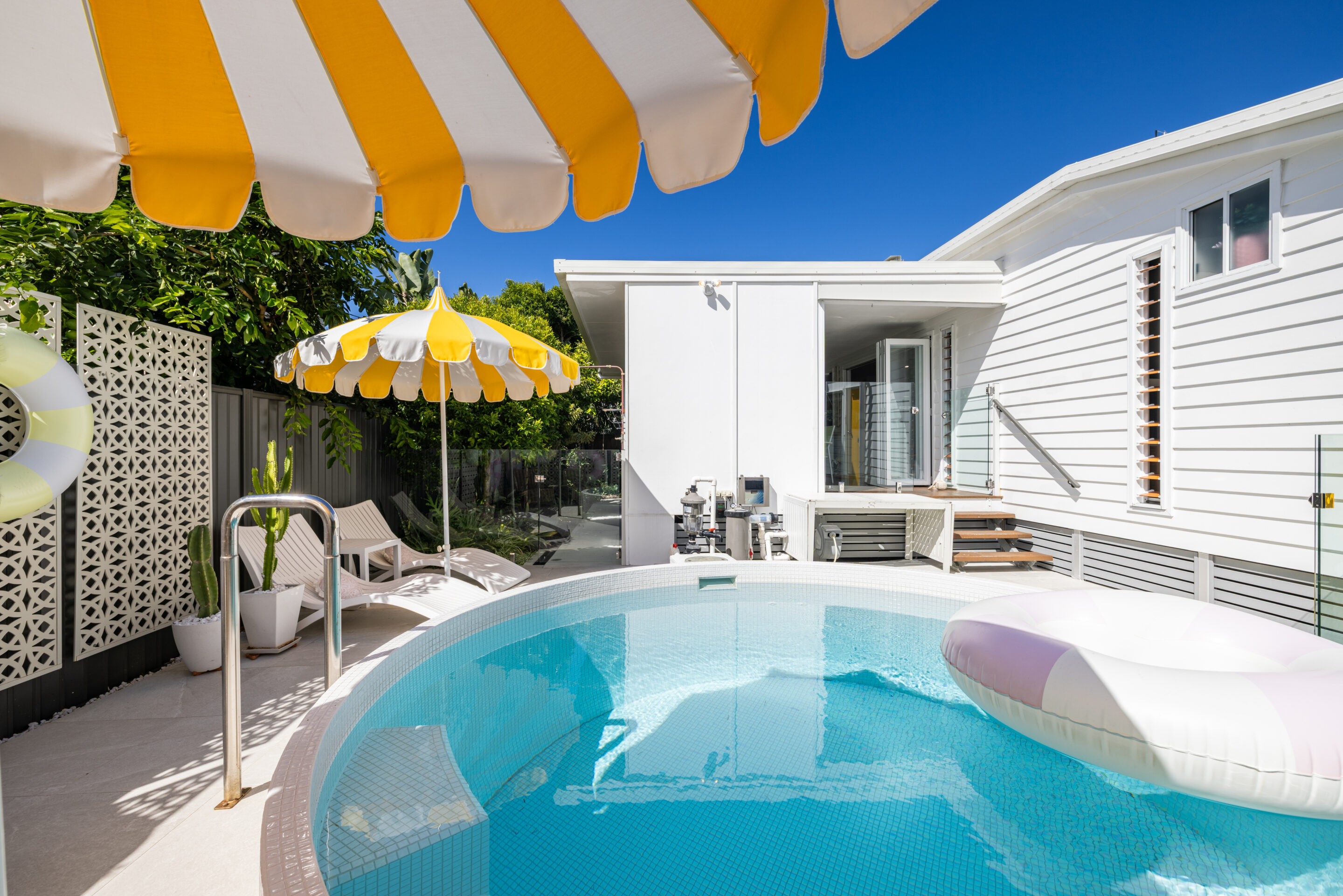 55 RODERICK Street 55 RODERICK Street, Moffat Beach, QLD 4551 AUS