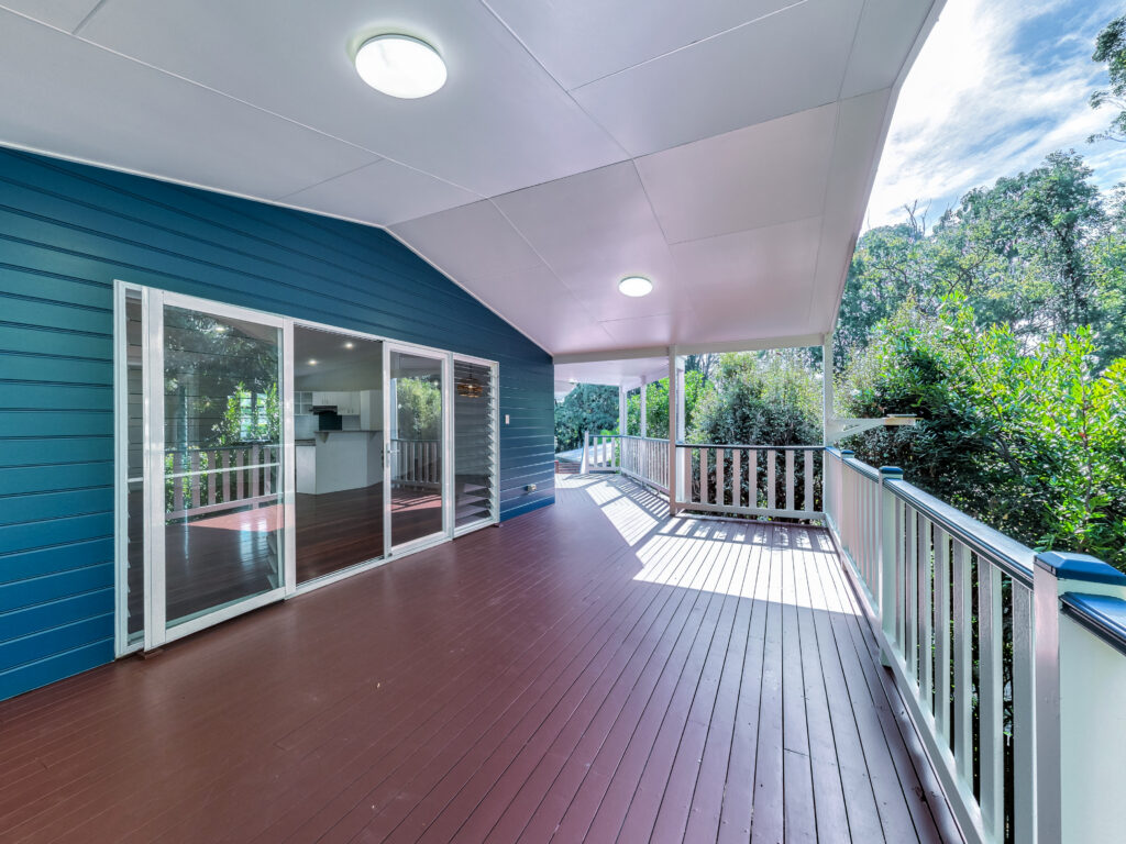 6 AMBERLY Circle, Little Mountain, QLD 4551 AUS