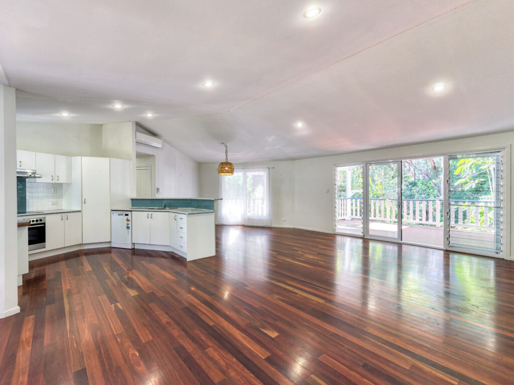 6 AMBERLY Circle, Little Mountain, QLD 4551 AUS