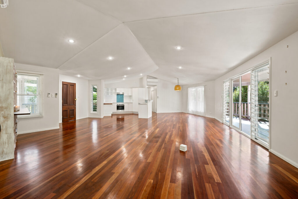 6 AMBERLY Circle, Little Mountain, QLD 4551 AUS
