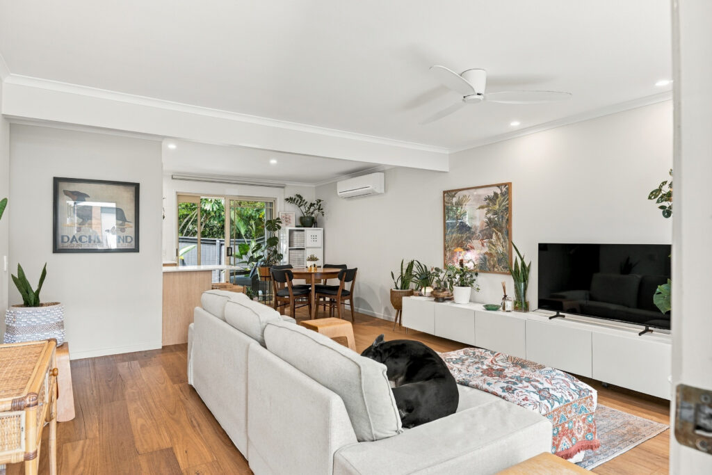10/8 LYON Street, Dicky Beach, QLD 4551 AUS