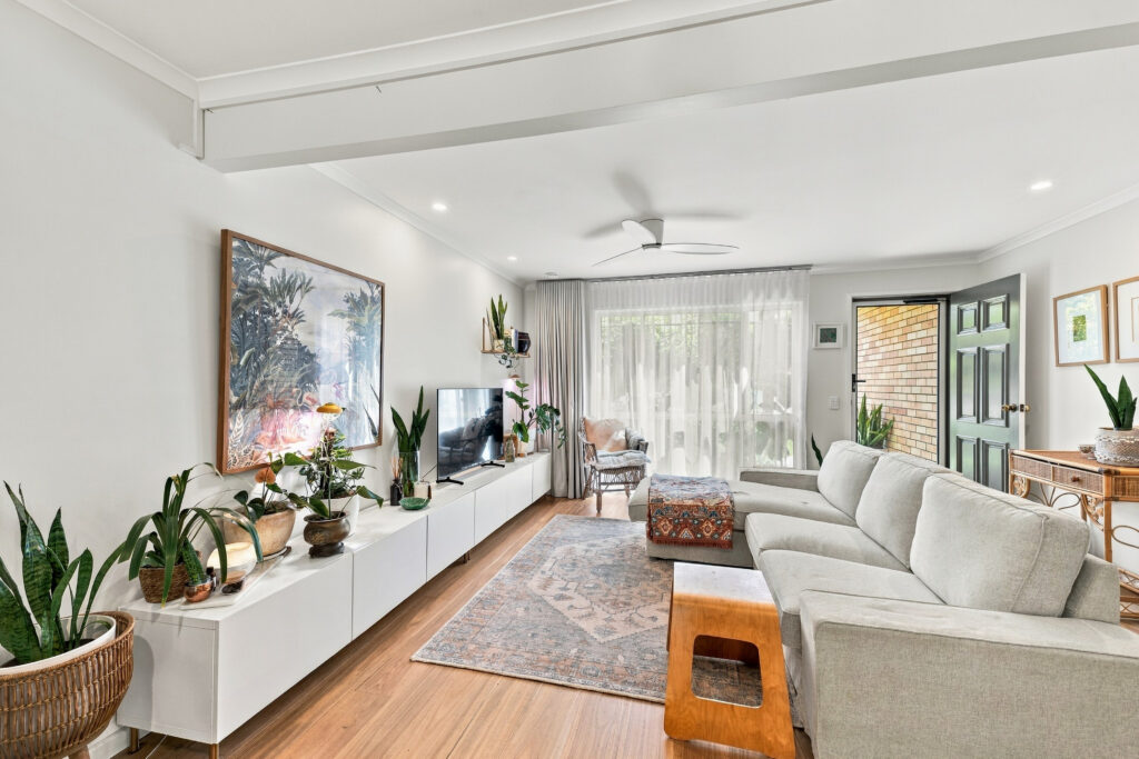 10/8 LYON Street, Dicky Beach, QLD 4551 AUS